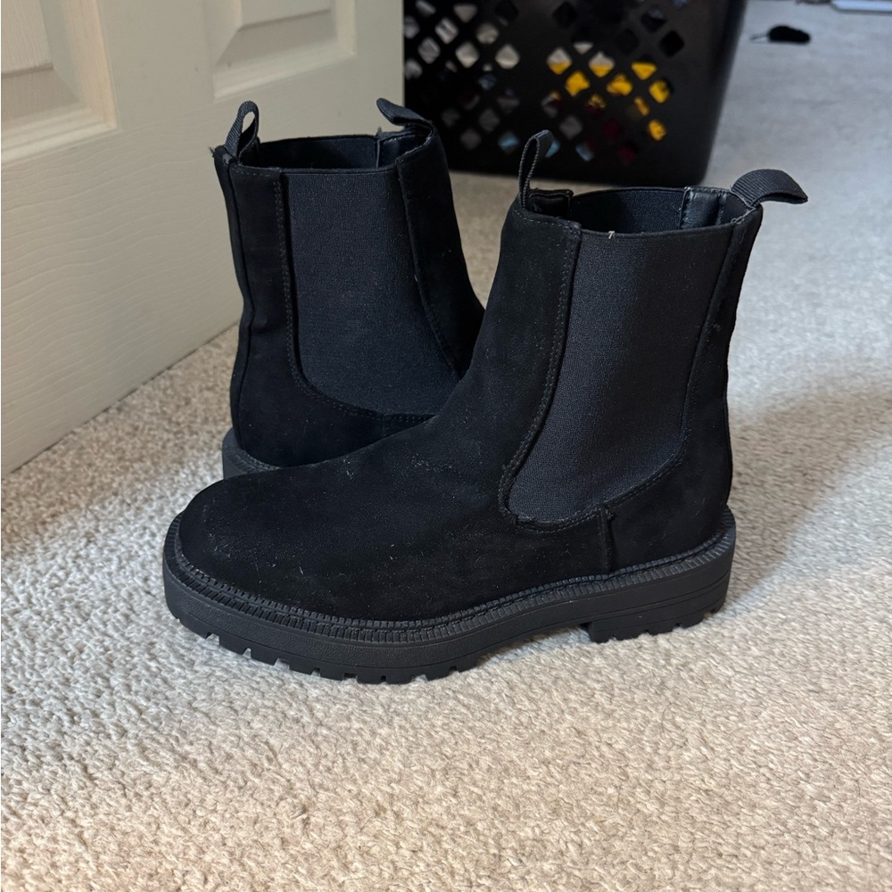 Elegant Black Women's Chelsea Boots